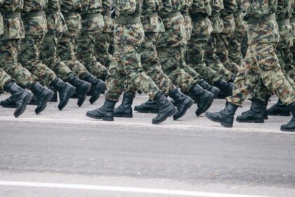 Militares em formatura (imagem ilustrativa)