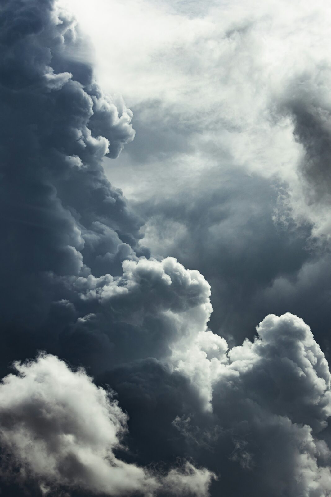 Céu nublado com nuvens de tempestade (imagem ilustrativa)